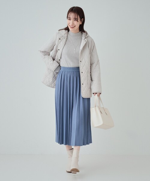 SHOO・LA・RUE(シューラルー)の「◆【洗える/S-LL】プチハイネック ラメ入りリブ インナートップス(Tシャツ/カットソー・レディース・オフホワイト/ライトグレー/ライトブルー/チャコールグレー・01/02/03/04)」の11枚目の写真