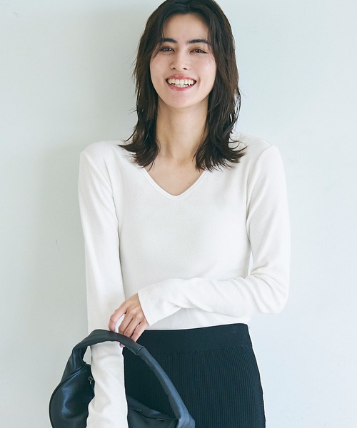 coca(coca)(コカ)の「【WEB限定セール】リブVネックトップス(ニット/セーター・レディース・チャコール/アイボリー/ブラック/ネイビー・M/L/S)」の2枚目の写真