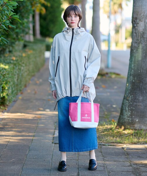 DRESSTERIOR（ドレステリア）の「【洗える】撥水ストレッチアノラックパーカ（ブルゾン・レディース・ブラック/ライトグレー・36/38）」の14枚目の写真