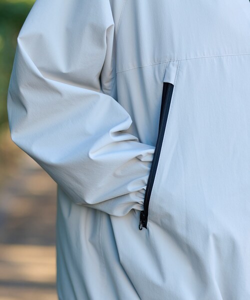 DRESSTERIOR（ドレステリア）の「【洗える】撥水ストレッチアノラックパーカ（ブルゾン・レディース・ブラック/ライトグレー・36/38）」の11枚目の写真