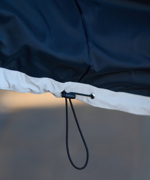 DRESSTERIOR（ドレステリア）の「【洗える】撥水ストレッチアノラックパーカ（ブルゾン・レディース・ブラック/ライトグレー・36/38）」の10枚目の写真