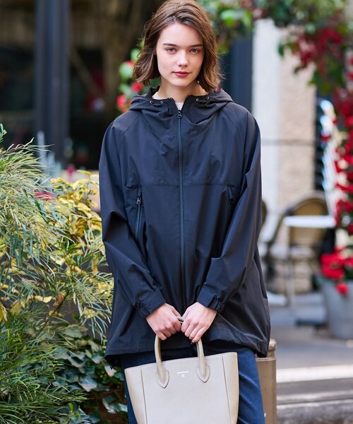 DRESSTERIOR（ドレステリア）の「【洗える】撥水ストレッチアノラックパーカ（ブルゾン・レディース・ブラック/ライトグレー・36/38）」の9枚目の写真