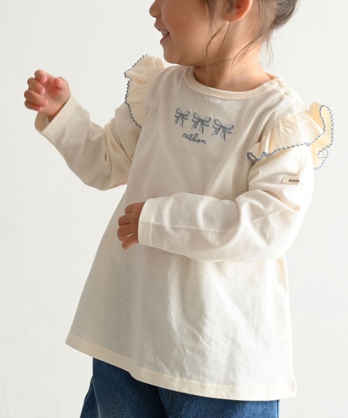 PUPPAPUPO(プッパプーポ)の「肩フリル 長袖 Tシャツ(Tシャツ/カットソー・キッズ・ベージュ/ホワイト系その他/ホワイト系その他2/アイボリー/ピンク系その他/ベビーピンク/オートミール/ホワイト系その他5/ホワイト系その他4/ホワイト系その他3・130/120/110/100/90/80)」の2枚目の写真