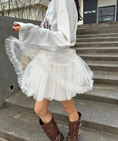 gossip!ロサンゼルス(ゴシップロサンゼルス)の「Y2K チュールミニスカート カジュアル&ヴィンテージ風 日常&シンプル(スカート・レディース・ホワイト/ブラック・FREE)」の5枚目の写真