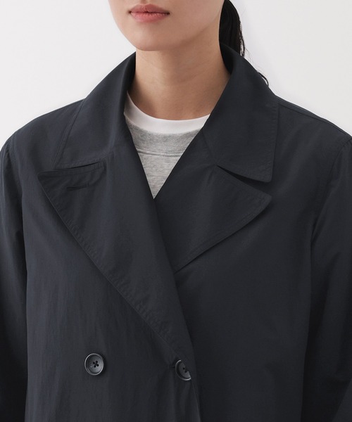 無印良品（ムジルシリョウヒン）の「婦人　撥水　トレンチコート（トレンチコート・レディース・ブラウン系/ダークネイビー/スモーキーグリーン系・XL/L/M/S）」の13枚目の写真