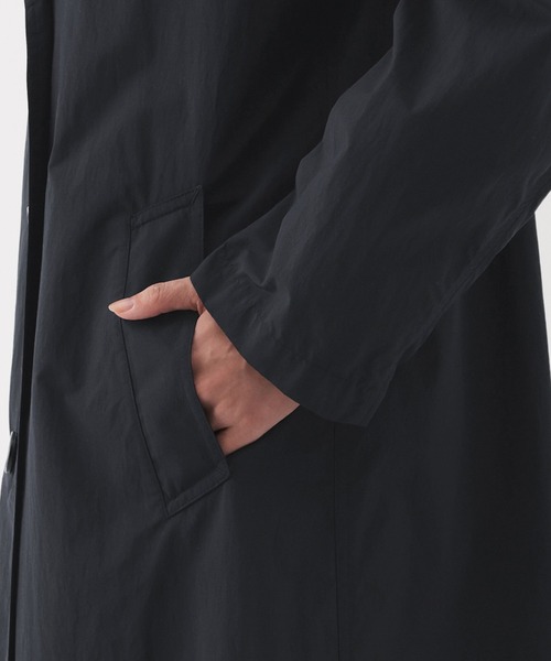 無印良品（ムジルシリョウヒン）の「婦人　撥水　トレンチコート（トレンチコート・レディース・ブラウン系/ダークネイビー/スモーキーグリーン系・XL/L/M/S）」の4枚目の写真