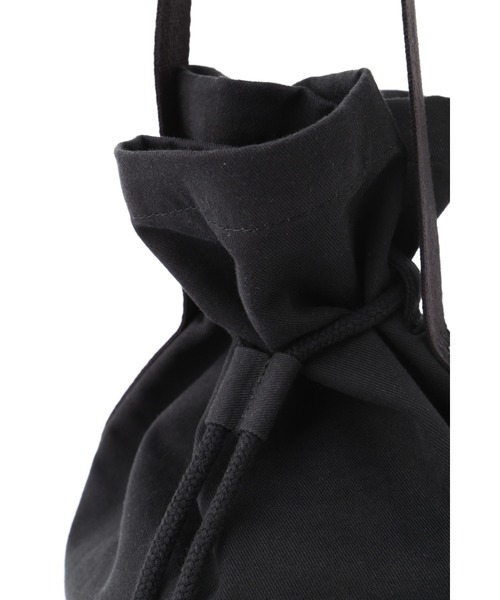 MHL.(エムエイチエル)の「WASHED COTTON DRILL(ショルダーバッグ・レディース・ベージュ系その他2/ブラック・FREE)」の10枚目の写真