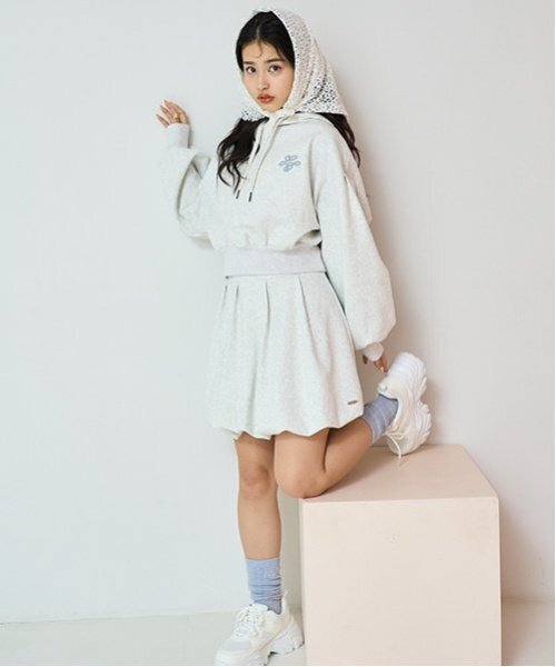 LOVETOXIC（ラブトキシック）の「ダンボールバルーンスカート（スカート・キッズ・ブラック/イエロー/ホワイト系その他/サックスブルー・M:150cm/S:140cm/L:160cm）」の2枚目の写真