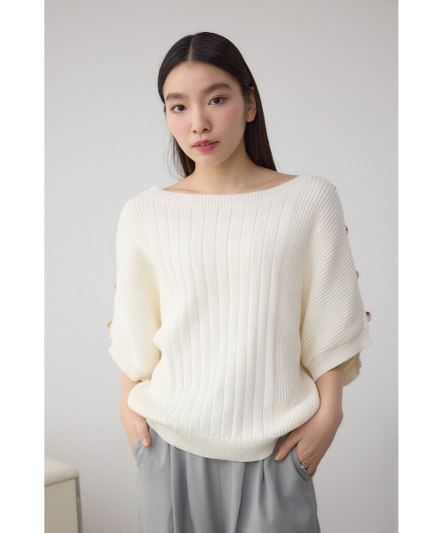 AZUL by moussy（アズールバイマウジー）の「2WAYショルダーボタンニット（ニット/セーター・レディース・アイボリー/ブラック/ブルー/ピンク・FREE）」の6枚目の写真