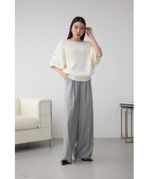 AZUL by moussy（アズールバイマウジー）の「2WAYショルダーボタンニット（ニット/セーター・レディース・アイボリー/ブラック/ブルー/ピンク・FREE）」の7枚目の写真