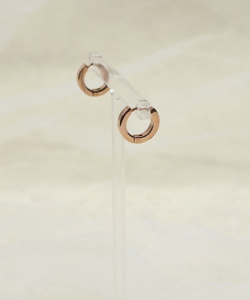 CEMONEMO(セモネモ)の「【金属アレルギー対応】 フラット フープピアス / サージカルステンレス316L(ピアス(両耳用)・レディース・ピンクゴールド/ゴールド/シルバー・9/7)」の10枚目の写真