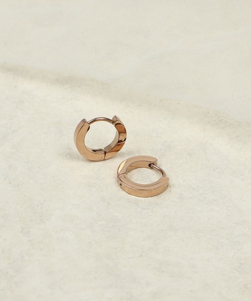 CEMONEMO(セモネモ)の「【金属アレルギー対応】 フラット フープピアス / サージカルステンレス316L(ピアス(両耳用)・レディース・ピンクゴールド/ゴールド/シルバー・9/7)」の13枚目の写真