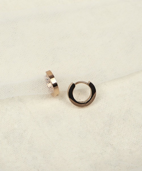 CEMONEMO(セモネモ)の「【金属アレルギー対応】 フラット フープピアス / サージカルステンレス316L(ピアス(両耳用)・レディース・ピンクゴールド/ゴールド/シルバー・9/7)」の14枚目の写真
