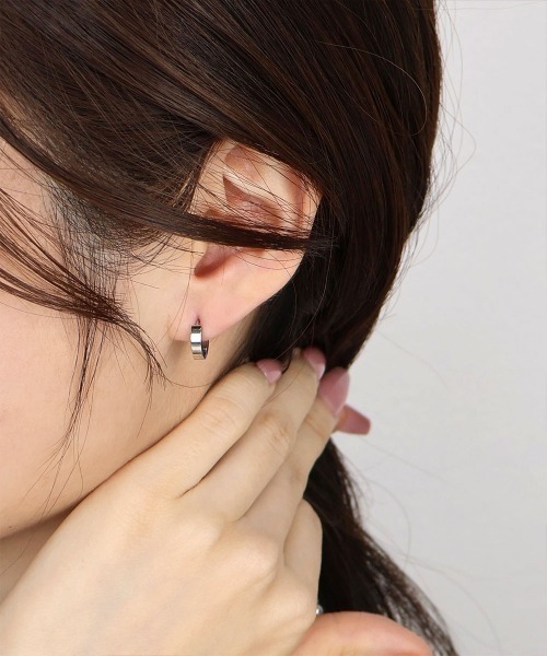 CEMONEMO(セモネモ)の「【金属アレルギー対応】 フラット フープピアス / サージカルステンレス316L(ピアス(両耳用)・レディース・ピンクゴールド/ゴールド/シルバー・9/7)」の20枚目の写真