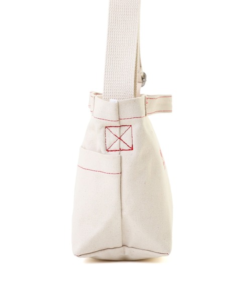 Manhattan Portage(マンハッタンポーテージ)の「PINE STREET SHOULDER BAG CANVAS LITE 25(ショルダーバッグ・レディース・ナチュラル/ダークネイビー・SMALL)」の15枚目の写真