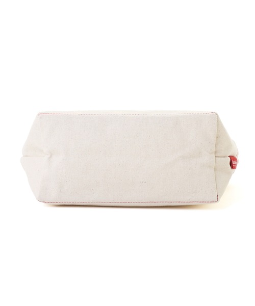 Manhattan Portage(マンハッタンポーテージ)の「PINE STREET SHOULDER BAG CANVAS LITE 25(ショルダーバッグ・レディース・ナチュラル/ダークネイビー・SMALL)」の13枚目の写真