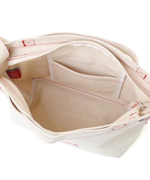 Manhattan Portage(マンハッタンポーテージ)の「PINE STREET SHOULDER BAG CANVAS LITE 25(ショルダーバッグ・レディース・ナチュラル/ダークネイビー・SMALL)」の10枚目の写真