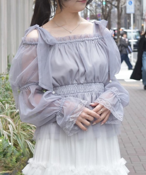 axes femme(アクシーズファム)の「パール付リボンチュールプルオーバー(Tシャツ/カットソー・レディース・ホワイト/ブラック/ラベンダー・FREE)」の3枚目の写真