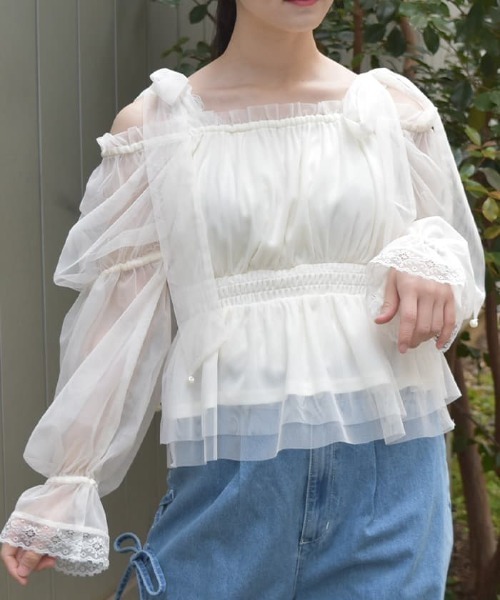 axes femme(アクシーズファム)の「パール付リボンチュールプルオーバー(Tシャツ/カットソー・レディース・ホワイト/ブラック/ラベンダー・FREE)」の1枚目の写真