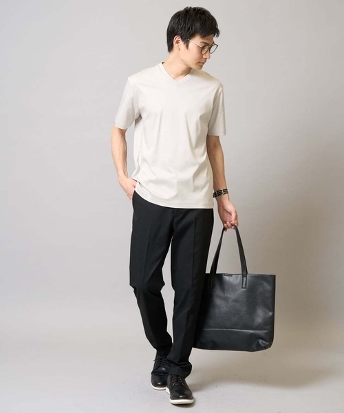 a.v.v(アーヴェヴェ)の「【接触冷感/UVカット/毛玉になりにくい】シルケットスムースVネックカットソー(Tシャツ/カットソー・メンズ・ブラック/ライトグレー/チャコールグレー/ホワイト・48/50/44/46)」の12枚目の写真