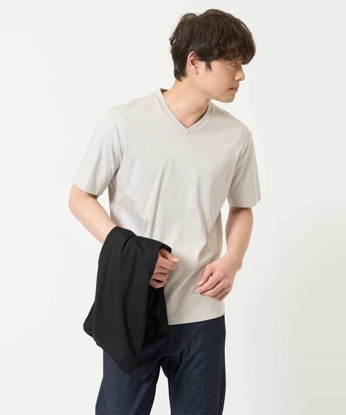 a.v.v(アーヴェヴェ)の「【接触冷感/UVカット/毛玉になりにくい】シルケットスムースVネックカットソー(Tシャツ/カットソー・メンズ・ブラック/ライトグレー/チャコールグレー/ホワイト・48/50/44/46)」の18枚目の写真