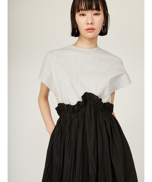 emmi（エミ）の「【限定カラー】カットドッキングプリーツワンピース（ワンピース・レディース・ホワイト/ブラック/グレー・0/1）」の6枚目の写真