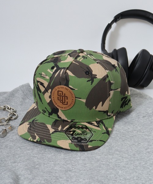 7Union（セブンユニオン）の「7UNION ESCAPE CANO / THE ANAMEIM ボックスロゴ カモフラ 5パネルキャップ（キャップ・メンズ・ホワイト×ブラック/ブラック×レッド/グリーン/ブラック・FREE）」の4枚目の写真