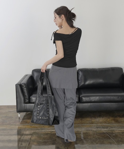 UNE MANSION（ユヌマンション）の「A4収納可能 シルバースタッドニックポケットトートバッグ/ショルダーバッグ（ショルダーバッグ・レディース・ブラック/ベージュ・ONE SIZE）」の10枚目の写真