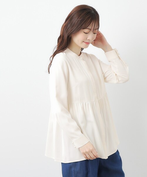 LAURA ASHLEY(ローラアシュレイ)の「【羽織りに使える/パール調ボタン 】ペプラムブラウス(シャツ/ブラウス・レディース・ネイビー/サックスブルー/オフホワイト・40/38)」の5枚目の写真
