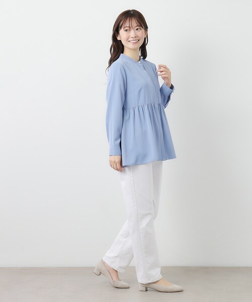LAURA ASHLEY(ローラアシュレイ)の「【羽織りに使える/パール調ボタン 】ペプラムブラウス(シャツ/ブラウス・レディース・ネイビー/サックスブルー/オフホワイト・40/38)」の10枚目の写真