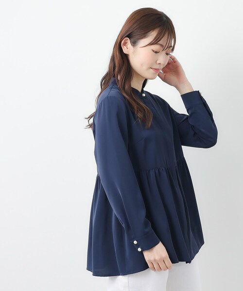 LAURA ASHLEY(ローラアシュレイ)の「【羽織りに使える/パール調ボタン 】ペプラムブラウス(シャツ/ブラウス・レディース・ネイビー/サックスブルー/オフホワイト・40/38)」の13枚目の写真