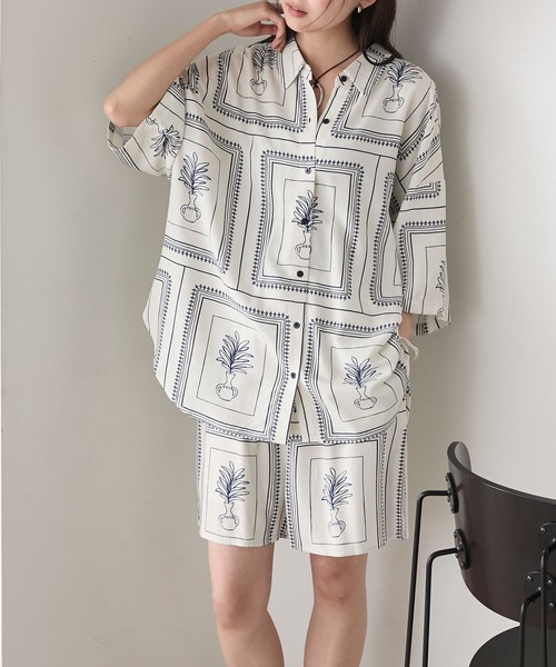 美品✨レオナール セットアップ 総柄 花柄 ノーカラー シャツ パンツ M レオナール 公式オンラインショップ