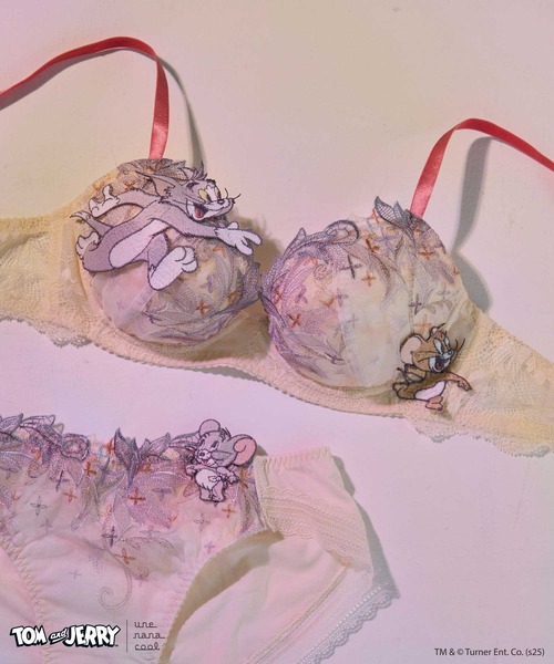 再々お値下げ【超美品】VERYコラボ　ella ペプラムジレ　ネイビー　日本製 再々お値下げ【超美品】VERYコラボ ella ペプラムジレ ネイビー 日本製