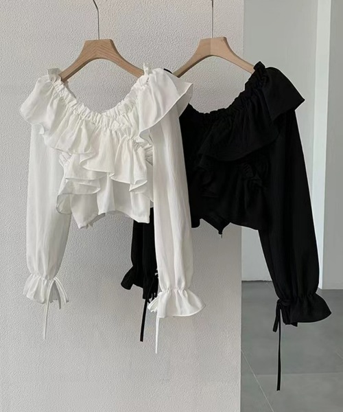 SEU（エスイーユー）の「ペプラムトップス オフィスカジュアル オフショルフリルリボンショート丈ブラウス フリル  ショート丈 きれいめカジュアル 韓国 マルチWAY（シャツ/ブラウス・レディース・ブルー/アイボリー/ホワイト/ブラック・フリー）」の20枚目の写真