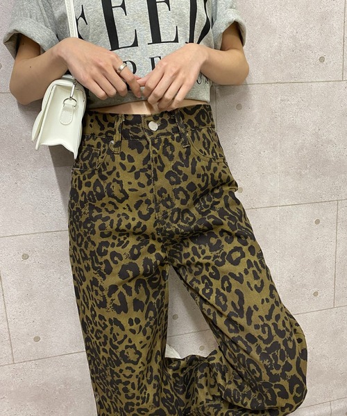 NANEA(ナネア)の「ヒョウ柄ワイドストレートパンツ(デニムパンツ・レディース・レオパード・SMALL/MEDIUM/LARGE/X-LARGE)」の8枚目の写真