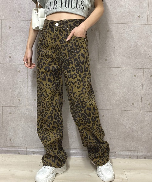 NANEA(ナネア)の「ヒョウ柄ワイドストレートパンツ(デニムパンツ・レディース・レオパード・SMALL/MEDIUM/LARGE/X-LARGE)」の14枚目の写真