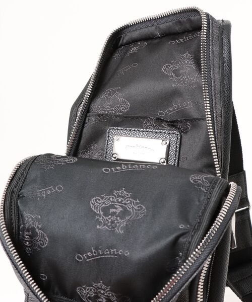 Orobianco(オロビアンコ)の「ショルダーバッグ ジーンズ2 3L 93117(ボディバッグ/ウエストポーチ・メンズ・ネイビー/ブラック・FREE)」の5枚目の写真