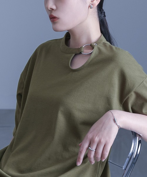 kOhAKU（コハク）の「【機能素材】『ラウンドカッティングカットソー』（Tシャツ/カットソー・レディース・カーキ/ブラック・1/2）」の3枚目の写真