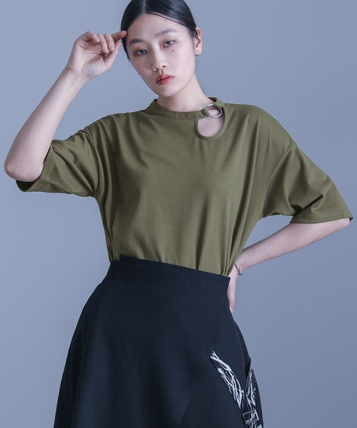 kOhAKU（コハク）の「【機能素材】『ラウンドカッティングカットソー』（Tシャツ/カットソー・レディース・カーキ/ブラック・1/2）」の5枚目の写真