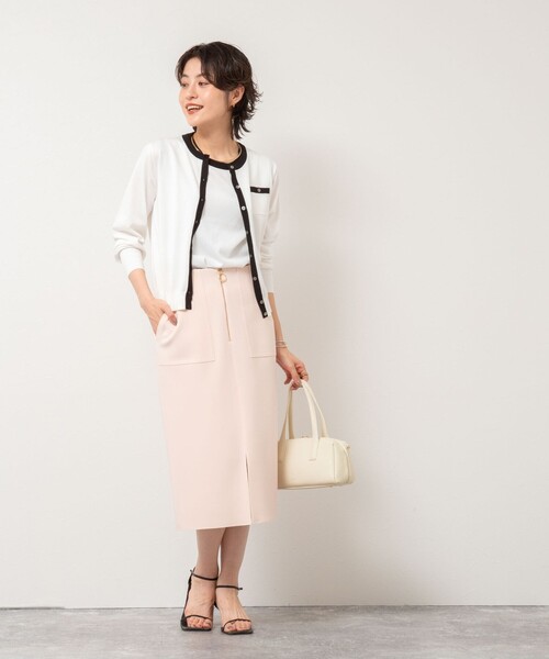 NOLLEY’S Sophi(ノーリーズソフィ)の「《アンサンブル対応/手洗い可能》綿ポリポケ付きCクルーネックカーディガン(カーディガン/ボレロ・レディース・ブラック/オレンジ/サックスブルー/ホワイト・36/38)」の9枚目の写真