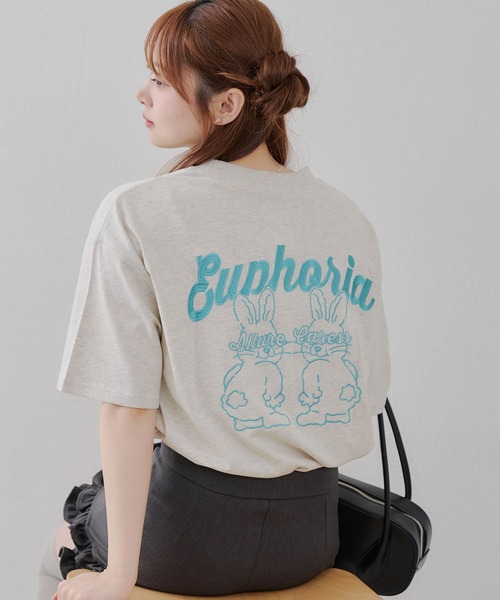 Another Branch olive des olive（アナザーブランチオリーブデオリーブ）の「プリプリうさぎBIGT（Tシャツ/カットソー・レディース・スミクロ/オートミール/オフホワイト/サックスブルー・FREE）」の4枚目の写真