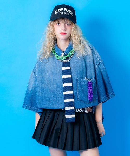 a.p.o.v.(エーピーオービー)の「a.p.o.v. スーパーオーバーサイズグラデーションピグメントデニムシャツ(シャツ/ブラウス・メンズ・ブルー/ブラック・ONESIZE)」の2枚目の写真