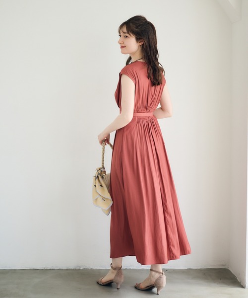v twelve ワンピース SALE】Vネック消しプリーツウエストシャーリングロング