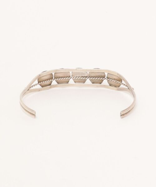 Indian Jewelry(インディアンジュエリー)の「HEATER シアター ベアパウターコイズシルバーバングル Made in USA(バングル/リストバンド・メンズ・シルバー・FREE)」の6枚目の写真
