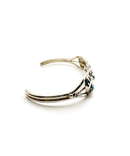 Indian Jewelry(インディアンジュエリー)の「HEATER シアター ベアパウターコイズシルバーバングル Made in USA(バングル/リストバンド・メンズ・シルバー・FREE)」の3枚目の写真