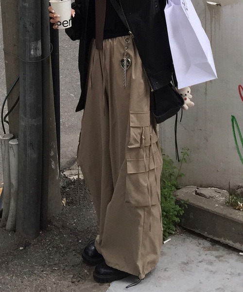 Judin(ジュディン)の「Double waist cargo pants【JD】(カーゴパンツ・レディース・ベージュ/グレー・FREE)」の1枚目の写真