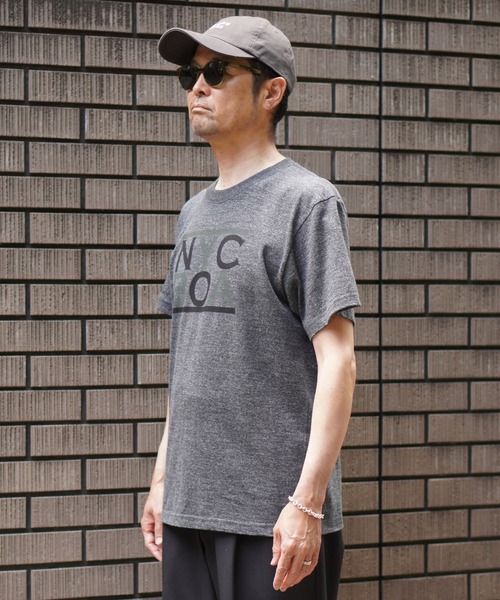 BROOKLYN OVERALL(ブルックリンオーバーオール)の「NYCプリントTシャツ(Tシャツ/カットソー・メンズ・オートミール/チャコールグレー・MEDIUM/LARGE/SMALL)」の4枚目の写真