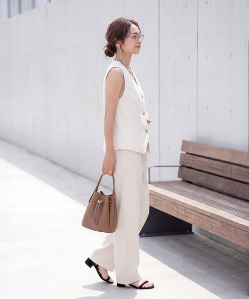 STYLE DELI(スタイルデリ)の「【LUXE】スタイリッシュベストトップス(ベスト・レディース・アイボリー/サンドベージュ・MEDIUM)」の11枚目の写真