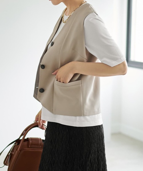 STYLE DELI(スタイルデリ)の「【LUXE】スタイリッシュベストトップス(ベスト・レディース・アイボリー/サンドベージュ・MEDIUM)」の18枚目の写真