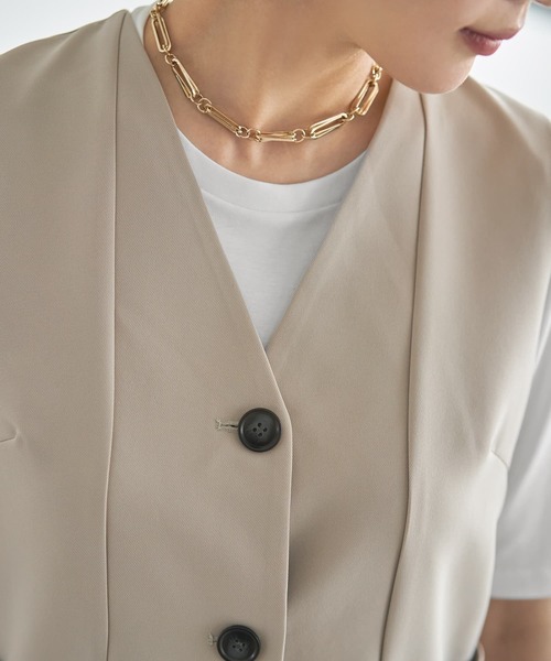 STYLE DELI(スタイルデリ)の「【LUXE】スタイリッシュベストトップス(ベスト・レディース・アイボリー/サンドベージュ・MEDIUM)」の3枚目の写真